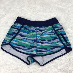 Lululemon Tracker Short III Seven Wonders Multi